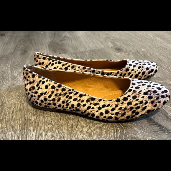 Born Shoes - Born leopard print flats size 7.5 
Great used condition no visible flaws